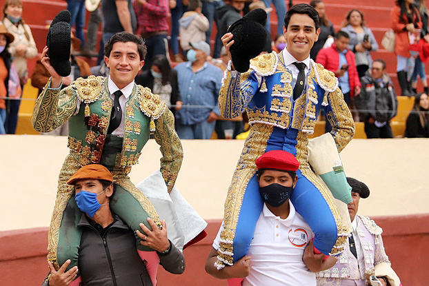 Triunfal novillada de Feria Toro en Apizaco