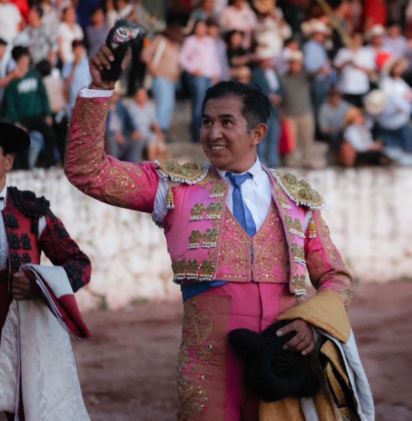 Ernesto Sánchez toca pelo en Anaya
