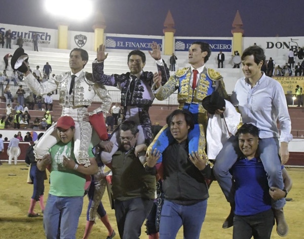 Triple Puerta Grande en Texcoco