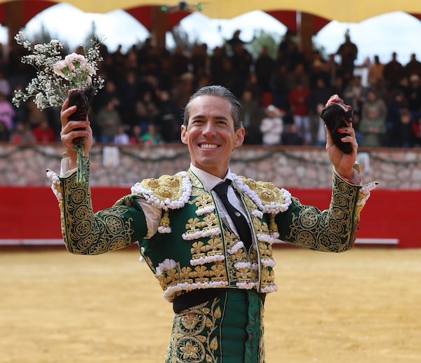 Silveti y Marco Pérez tocan pelo en Cinco Villas