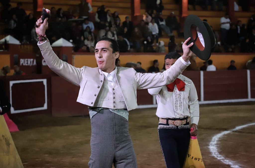 Dos indultos en el festival de Tlaxcala