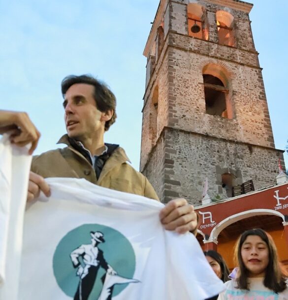 Juan Ortega durante un encuentro con la afición de Tlaxcala