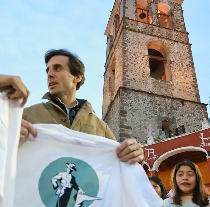 Juan Ortega durante un encuentro con la afición de Tlaxcala